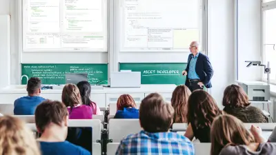 Die Bilder zeigen eine Lehrerin, die ETAS ASCET vor Schülern schult